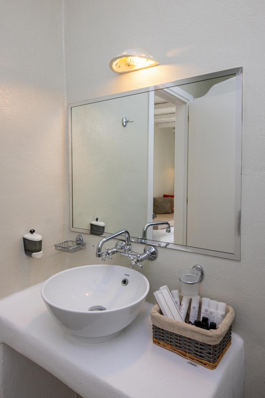 Soulmate'S Suites Tinos Kionia Eksteriør billede